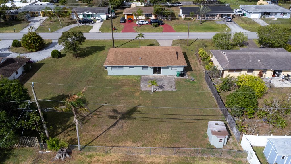 Photo of 549 SE Floresta Drive, Port Saint Lucie, FL 34983 (MLS # R10984623)