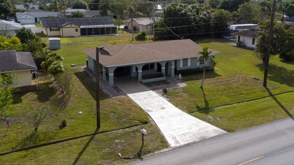 Photo of 549 SE Floresta Drive, Port Saint Lucie, FL 34983 (MLS # R10984623)