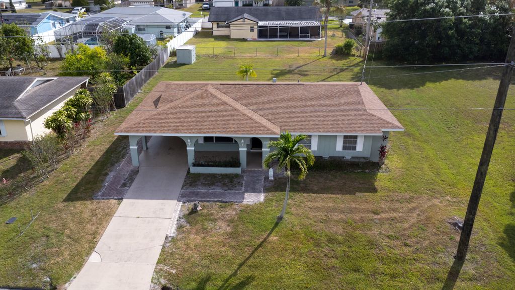 Photo of 549 SE Floresta Drive, Port Saint Lucie, FL 34983 (MLS # R10984623)