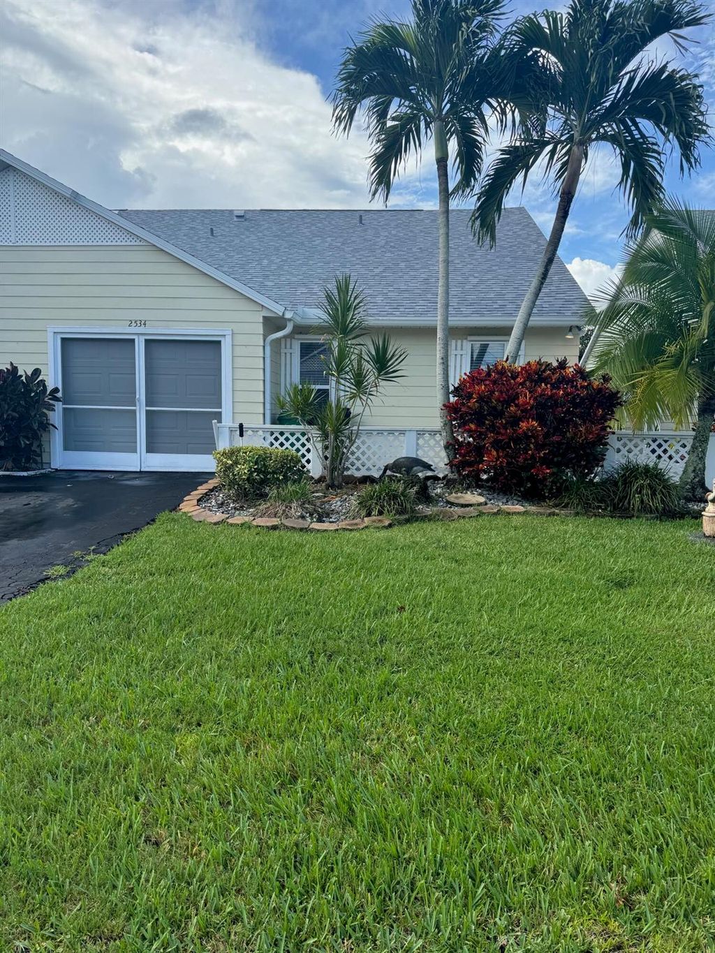 Photo of 2534 SE Tropical E Circle E, Port Saint Lucie, FL 34952 (MLS # R11002034)