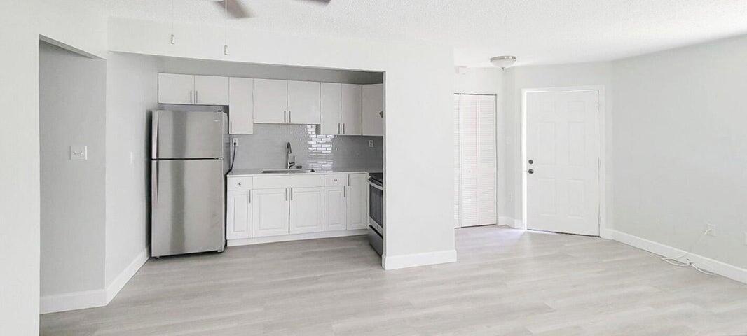 LANTANA POINT - Residential Lease