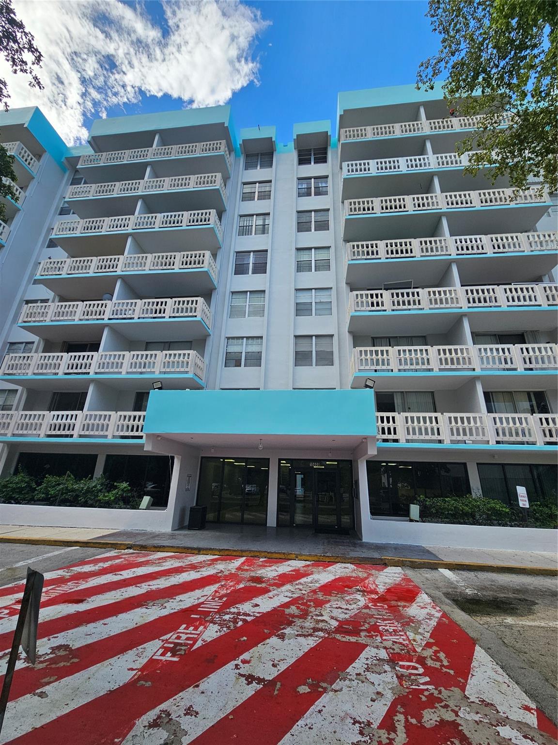 Parkway Towers Condo Bldg - Residential Lease