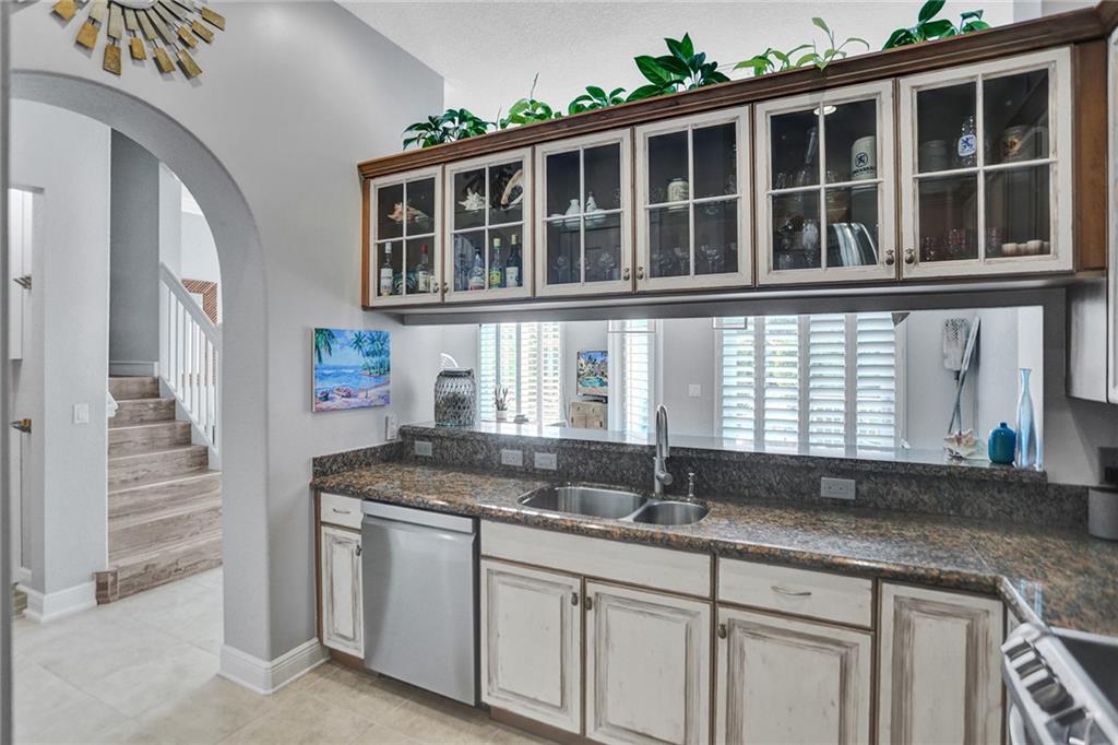 LIGHTHOUSE POINT - Residential