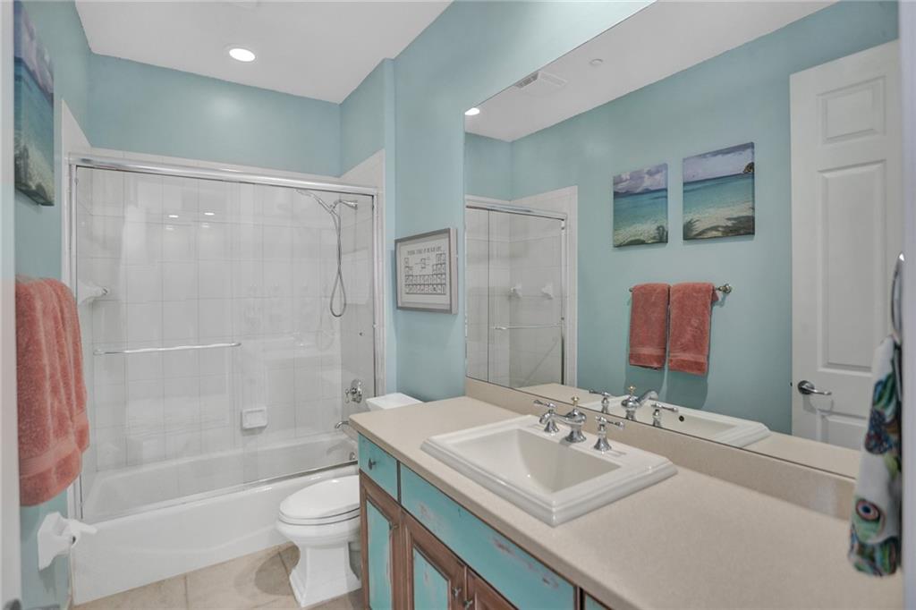LIGHTHOUSE POINT - Residential