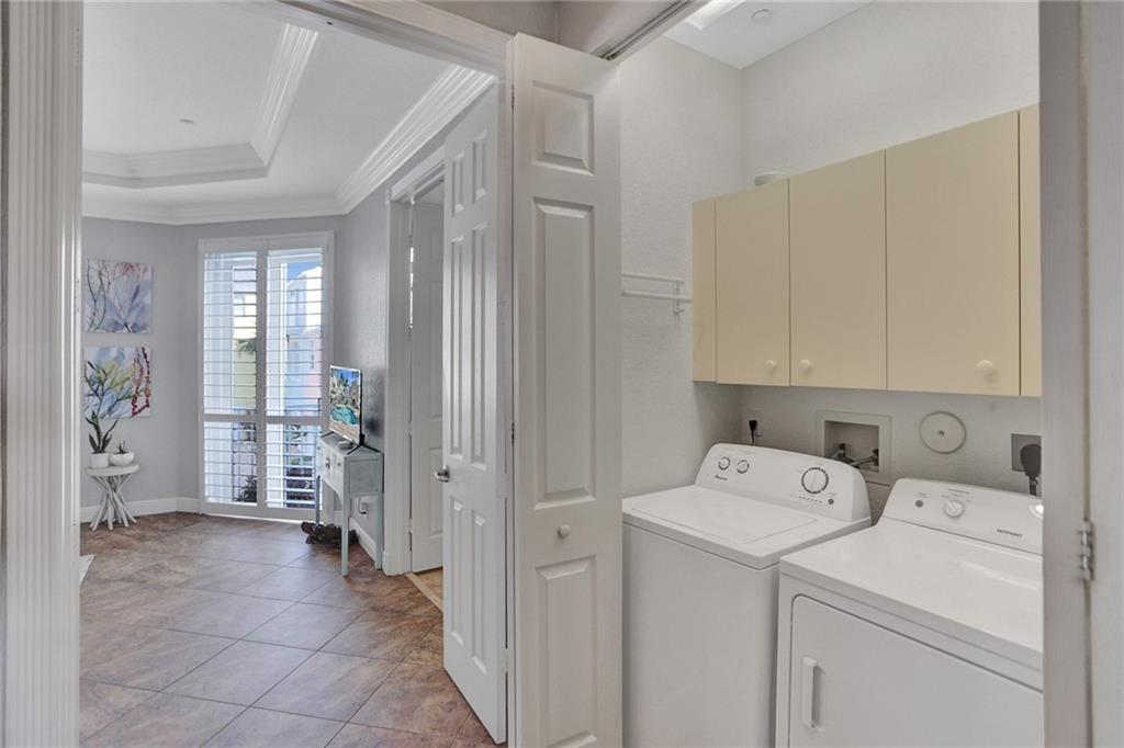 LIGHTHOUSE POINT - Residential