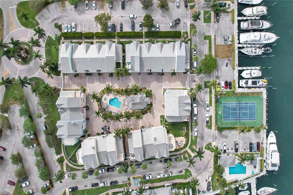LIGHTHOUSE POINT - Residential