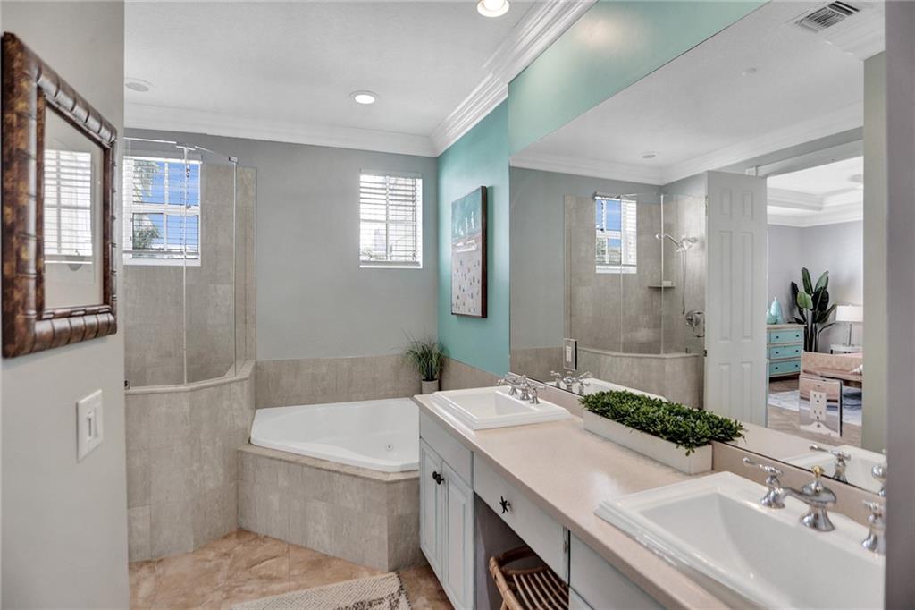 LIGHTHOUSE POINT - Residential