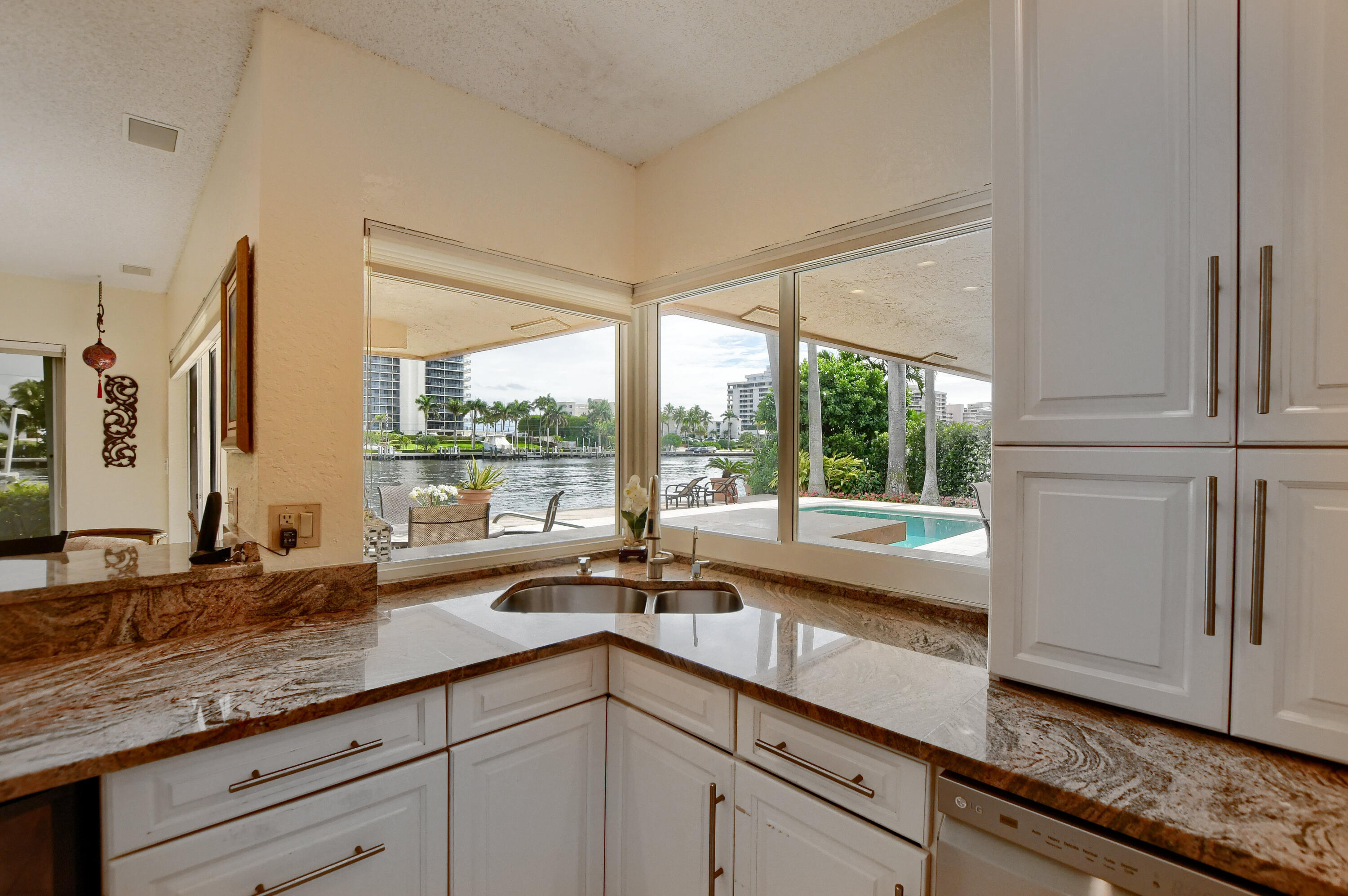 TROPIC ISLE 4TH SEC - Residential