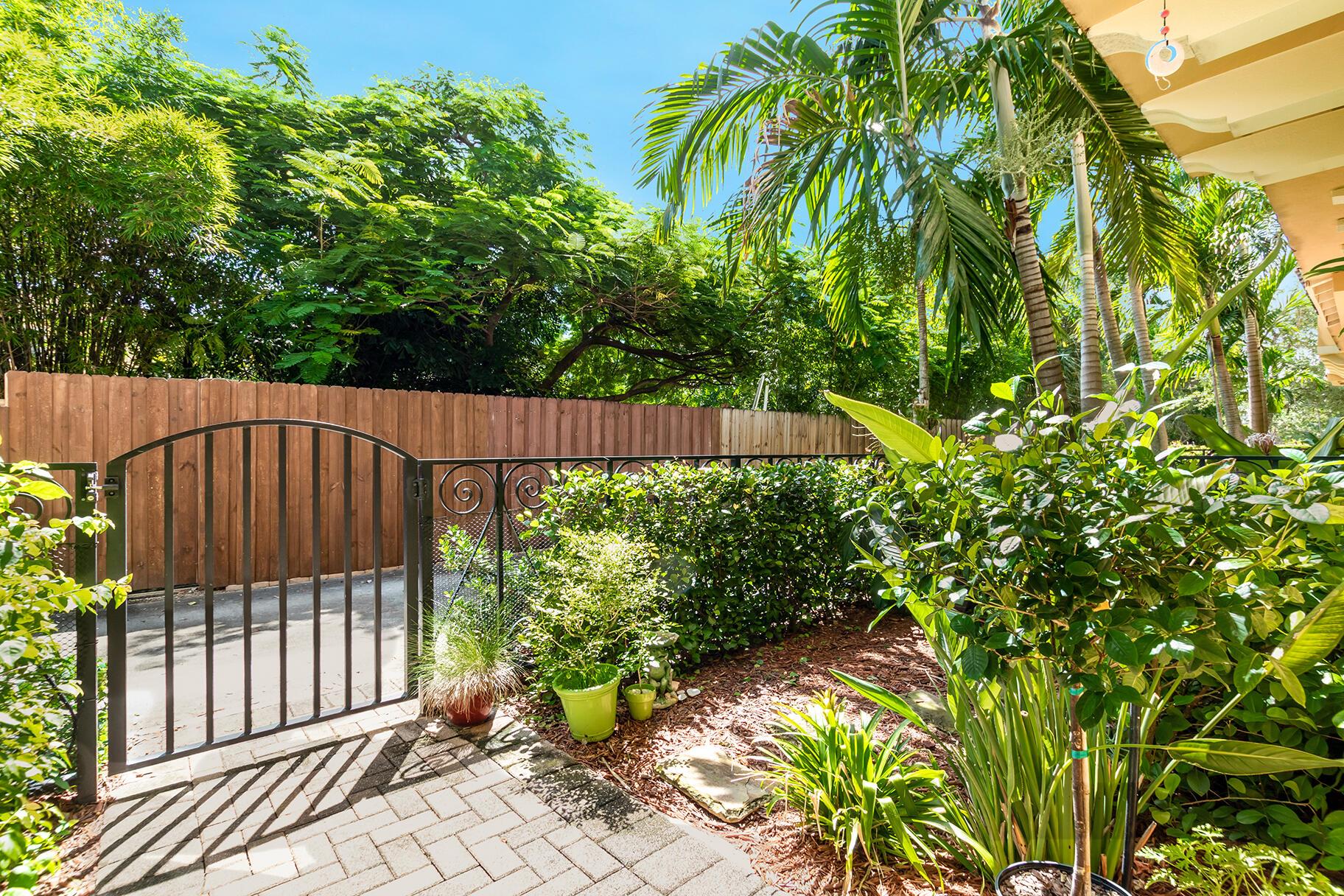 218 S Federal Highway 2