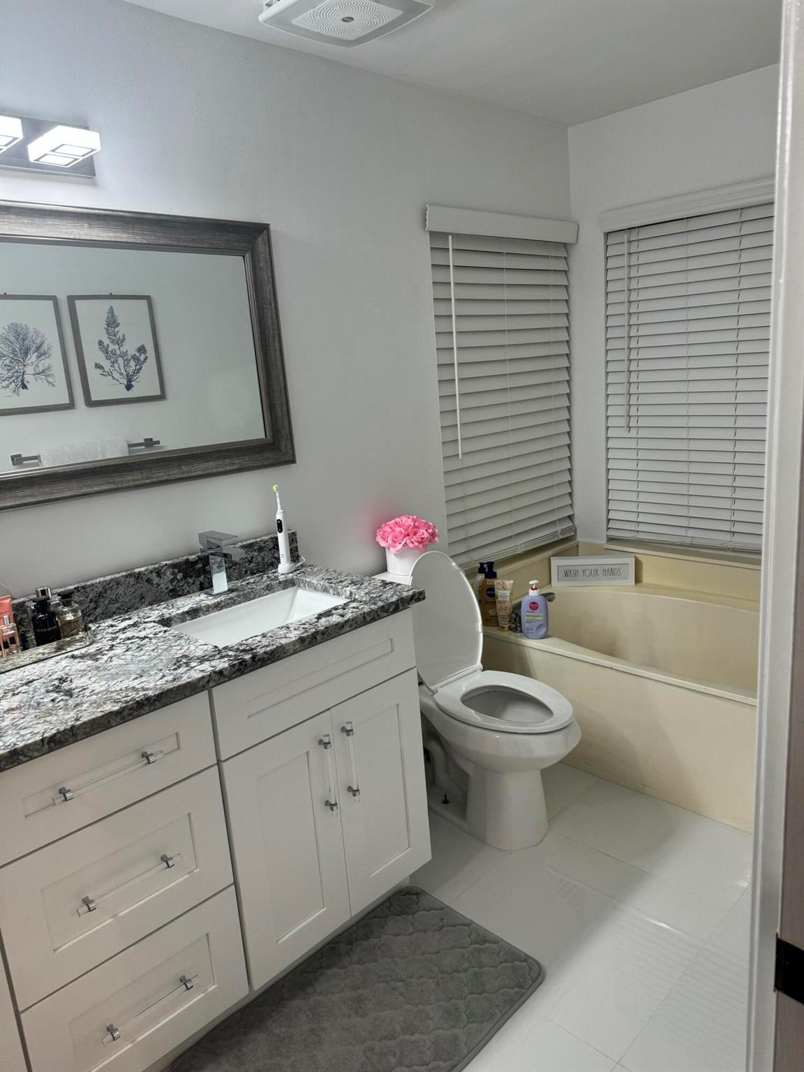 WELLINGTON TRACE - Residential Lease