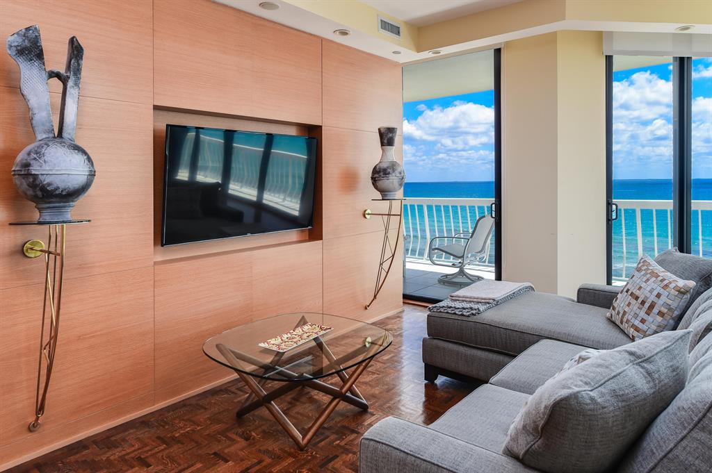 Sloans Curve Condo - Residential