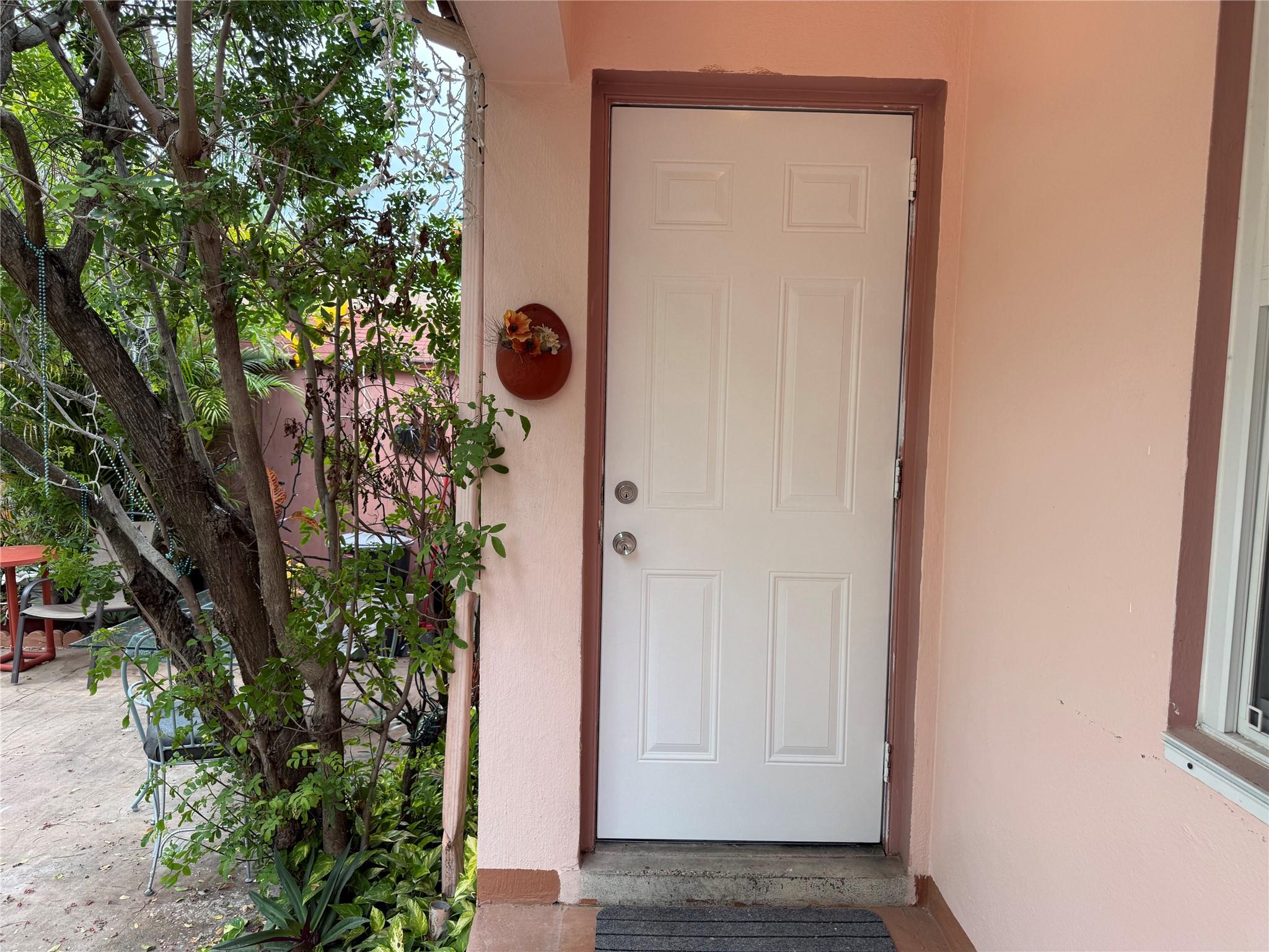 Hollywood South Side Add - Residential Lease