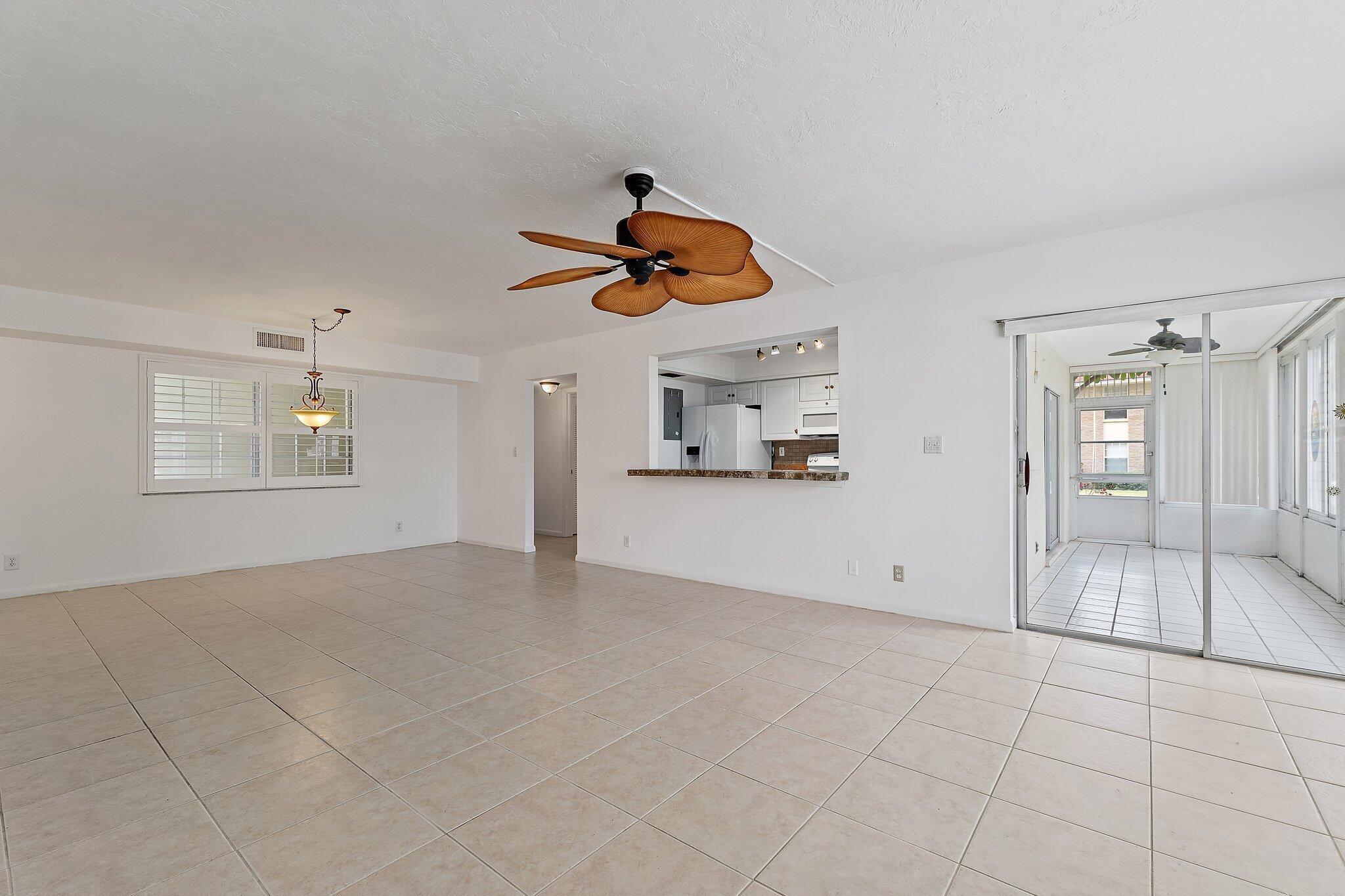 TAMBERLANE 4 CONDO - Residential