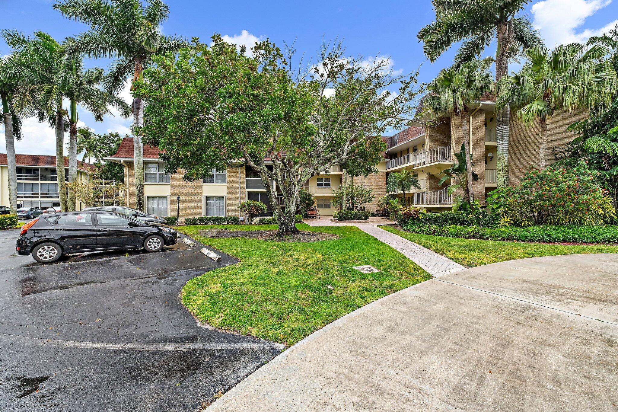 TAMBERLANE 4 CONDO - Residential