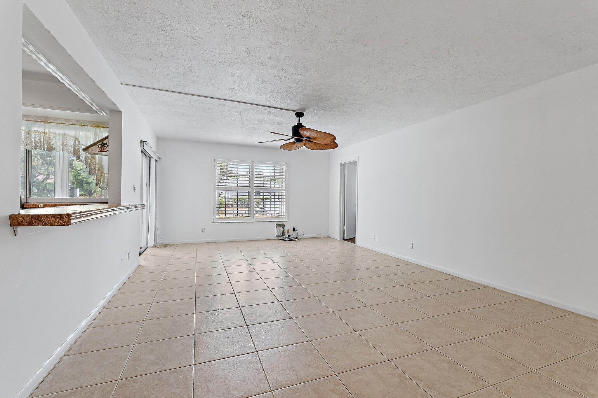 TAMBERLANE 4 CONDO - Residential