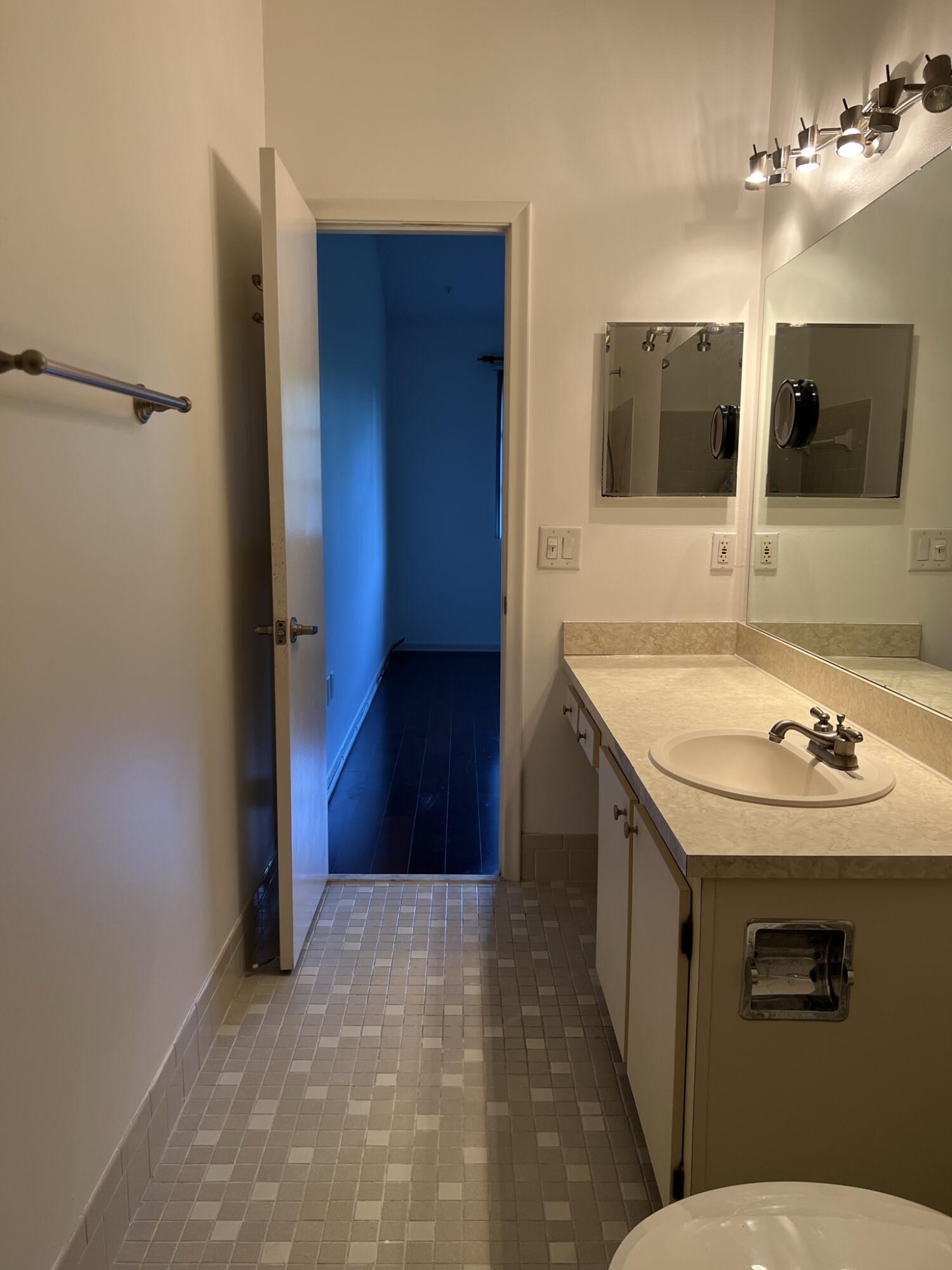 LOFTS OF OAKLAND - Residential