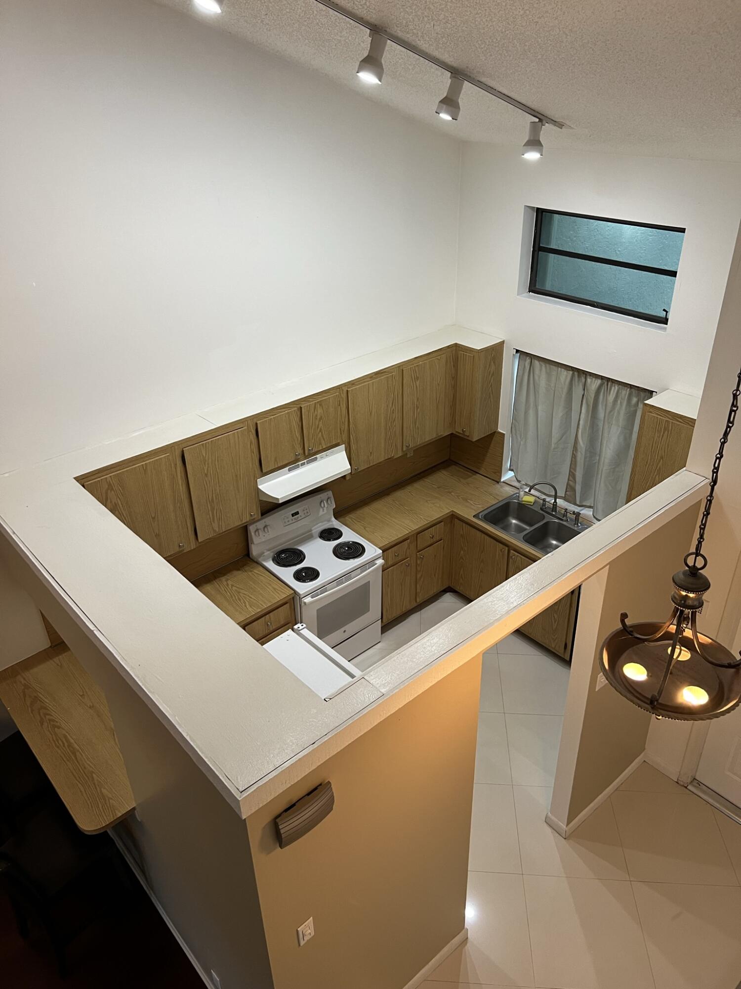 LOFTS OF OAKLAND - Residential