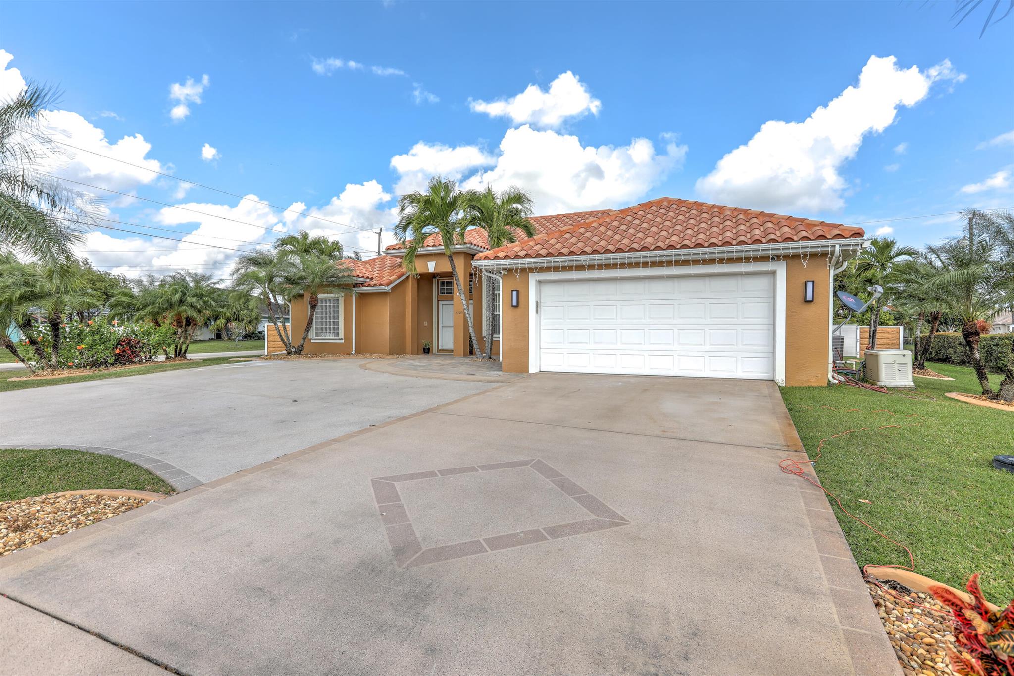 2725 SW Somber Road