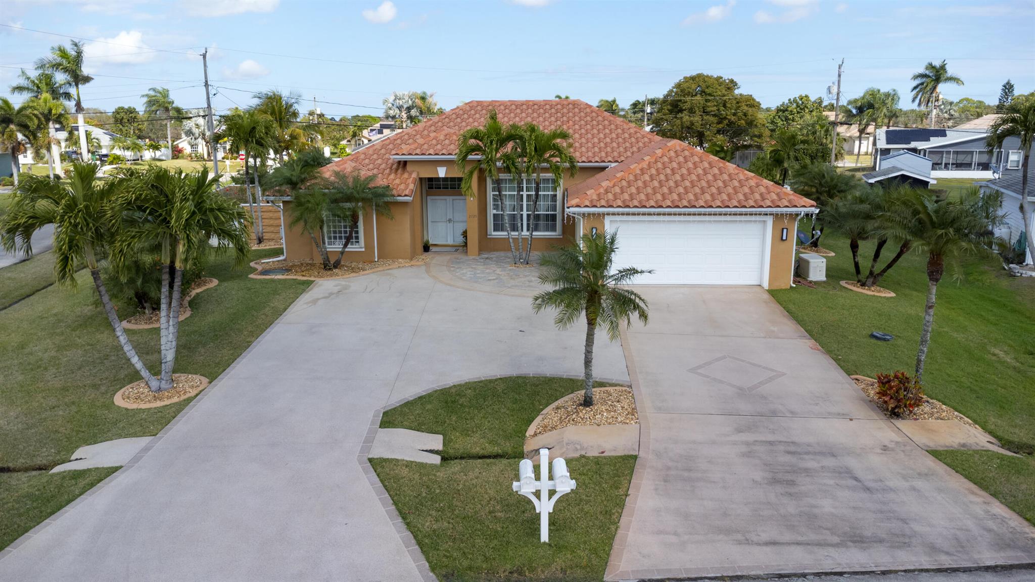 2725 SW Somber Road