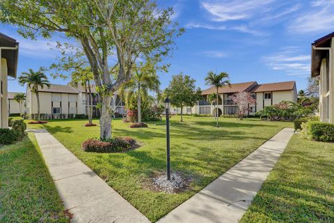 3561 Tall Pine Way B-1 Greenacres FL 33463