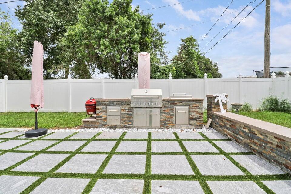 PORT ST LUCIE SECTION 41 - Residential Lease