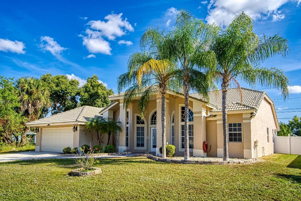 Photo of 2962 SW Coastal Terrace, Port Saint Lucie, FL 34953 (MLS # R11139364)