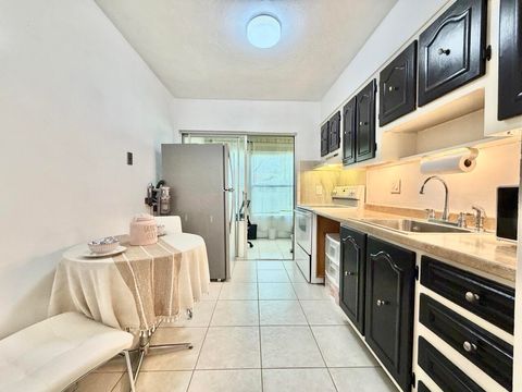 Tiny photo for 19 Abbey Lane #204, Delray Beach, FL 33446 (MLS # B26032917)
