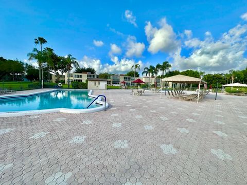 Tiny photo for 19 Abbey Lane #204, Delray Beach, FL 33446 (MLS # B26032917)