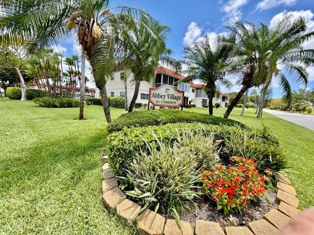 Photo of 19 Abbey Lane #204, Delray Beach, FL 33446 (MLS # B26032917)