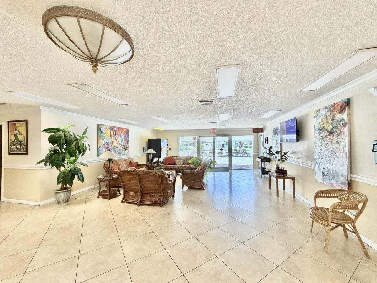 VILLAGES OF ORIOLE ABBEY CONDO - Residential