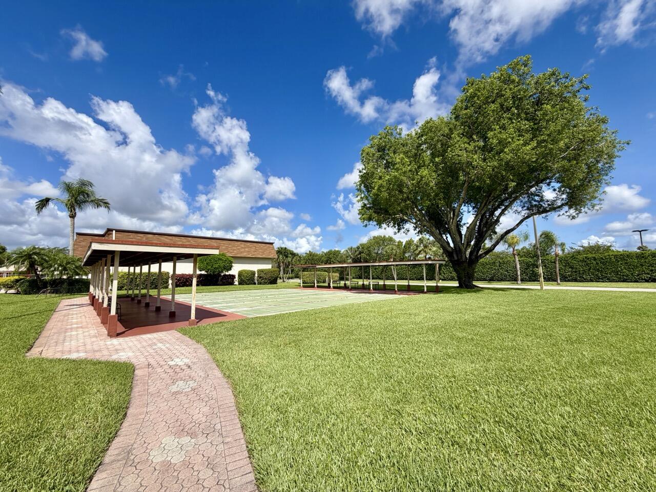 VILLAGES OF ORIOLE ABBEY CONDO - Residential