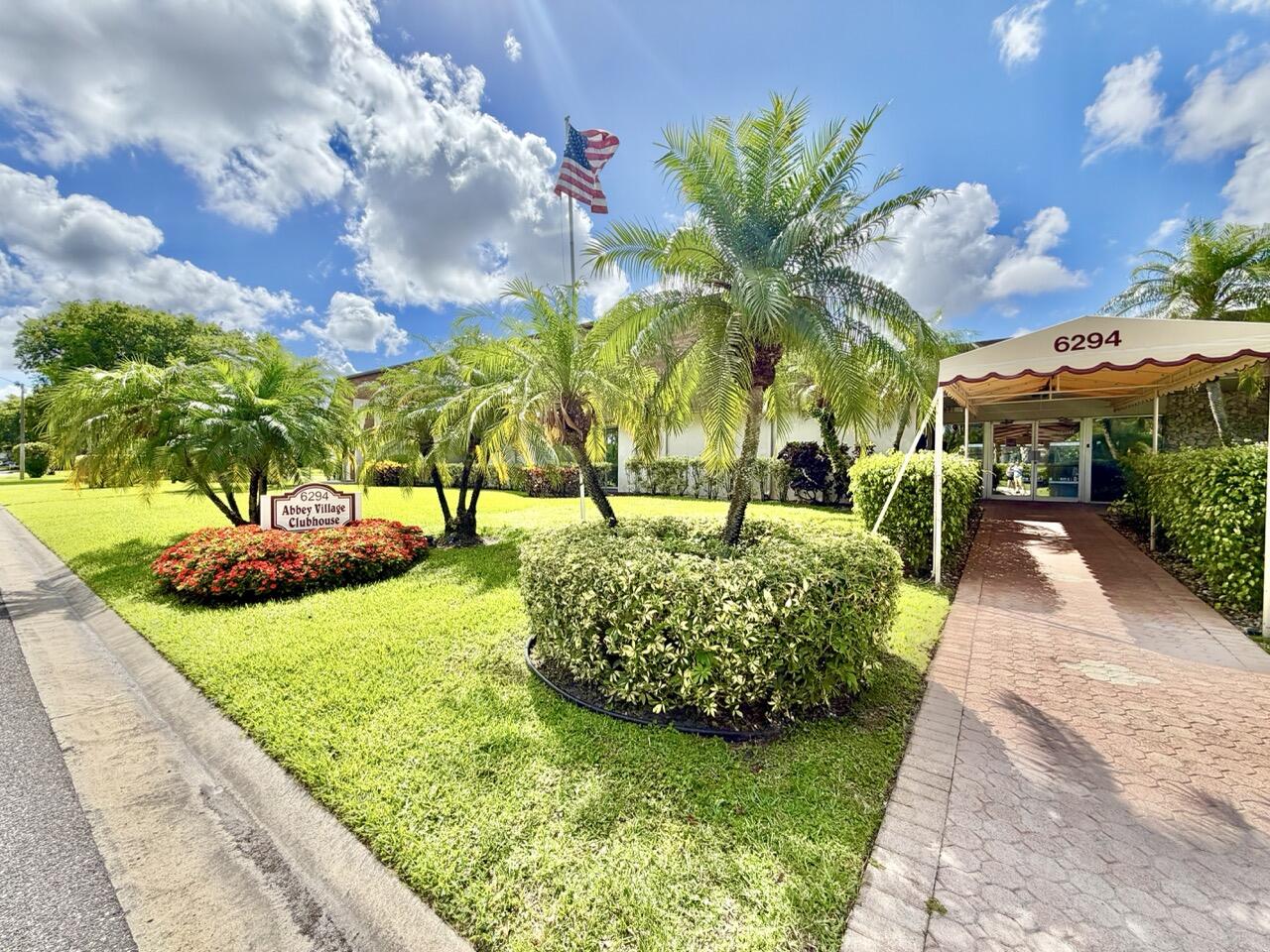 VILLAGES OF ORIOLE ABBEY CONDO - Residential