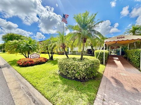 Tiny photo for 19 Abbey Lane #204, Delray Beach, FL 33446 (MLS # B26032917)