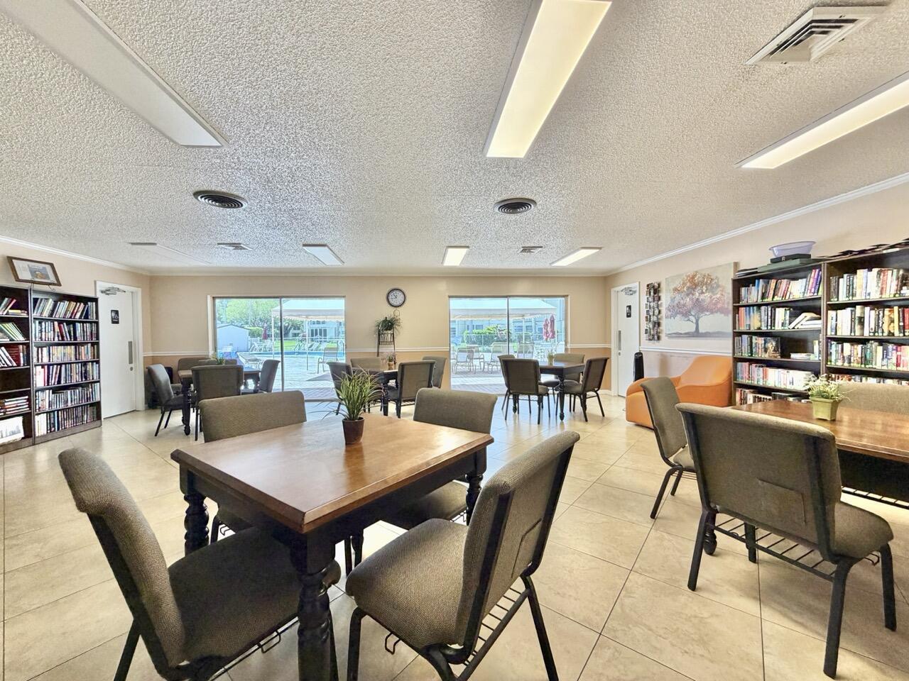 VILLAGES OF ORIOLE ABBEY CONDO - Residential