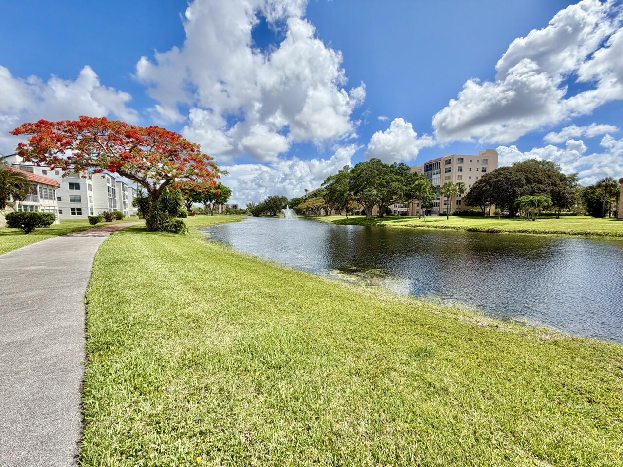 VILLAGES OF ORIOLE ABBEY CONDO - Residential