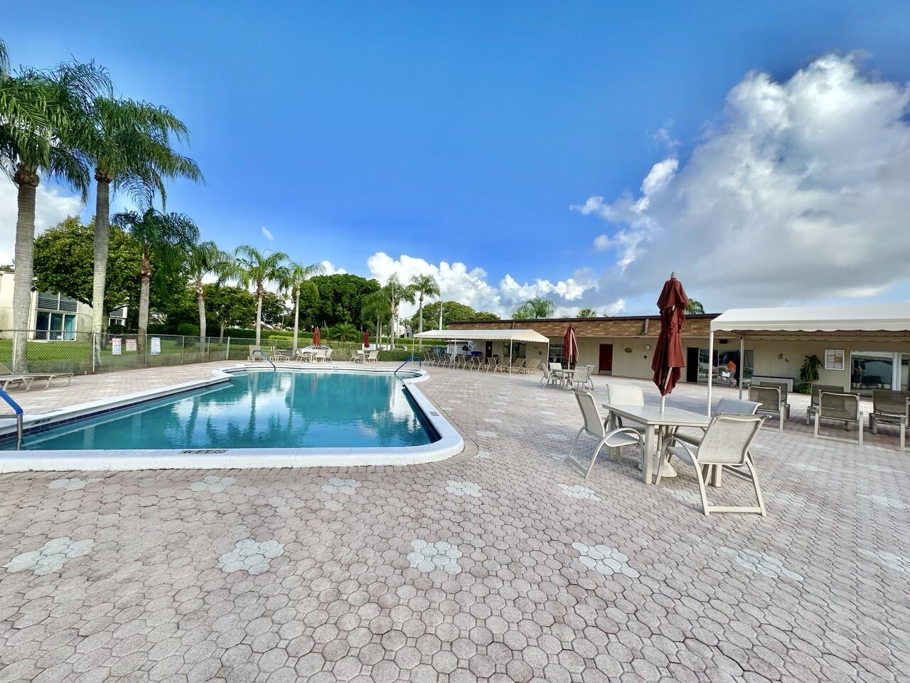 VILLAGES OF ORIOLE ABBEY CONDO - Residential