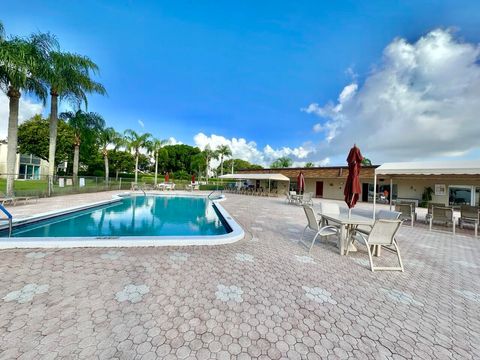 Tiny photo for 19 Abbey Lane #204, Delray Beach, FL 33446 (MLS # B26032917)