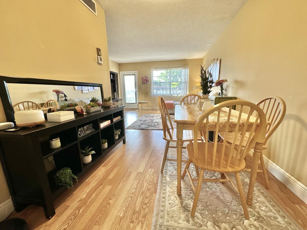 VILLAGES OF ORIOLE ABBEY CONDO - Residential