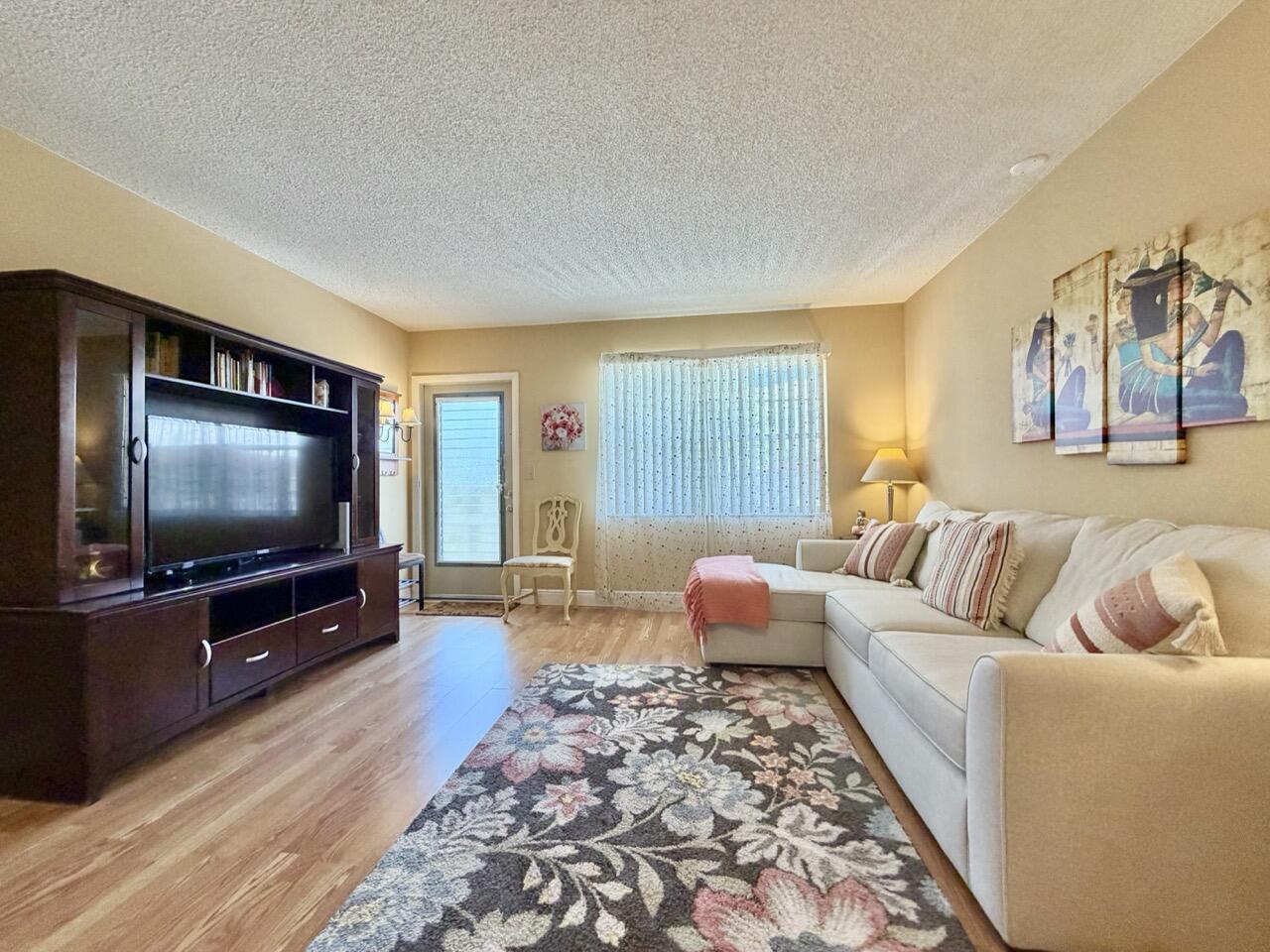 VILLAGES OF ORIOLE ABBEY CONDO - Residential