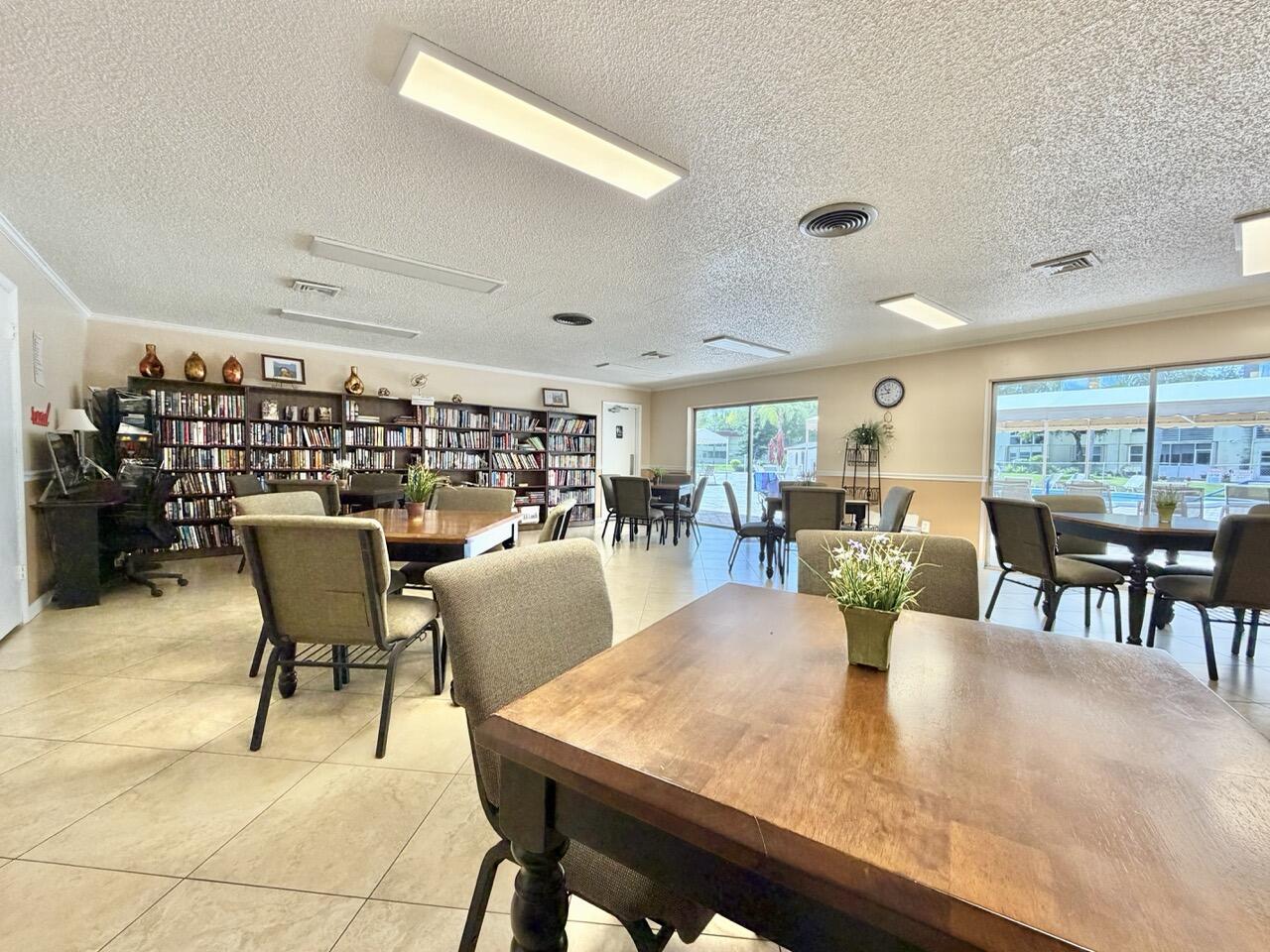 VILLAGES OF ORIOLE ABBEY CONDO - Residential