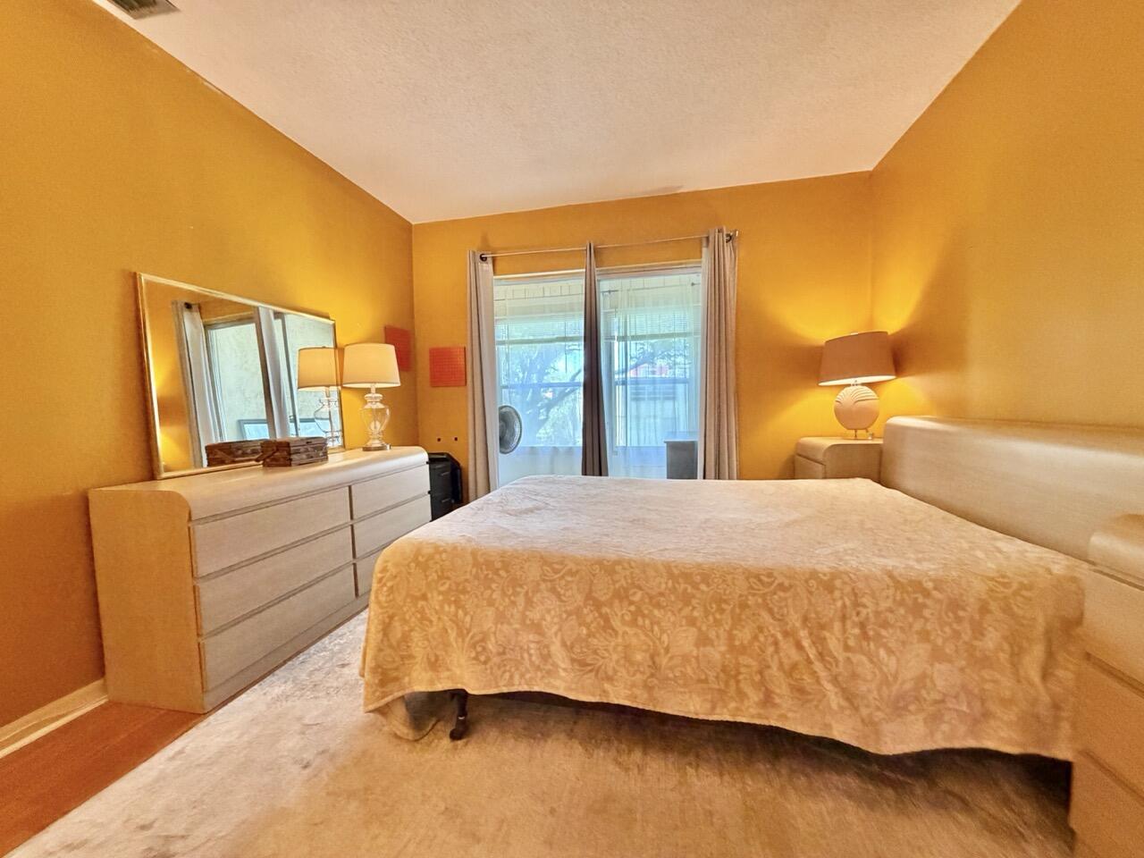 VILLAGES OF ORIOLE ABBEY CONDO - Residential