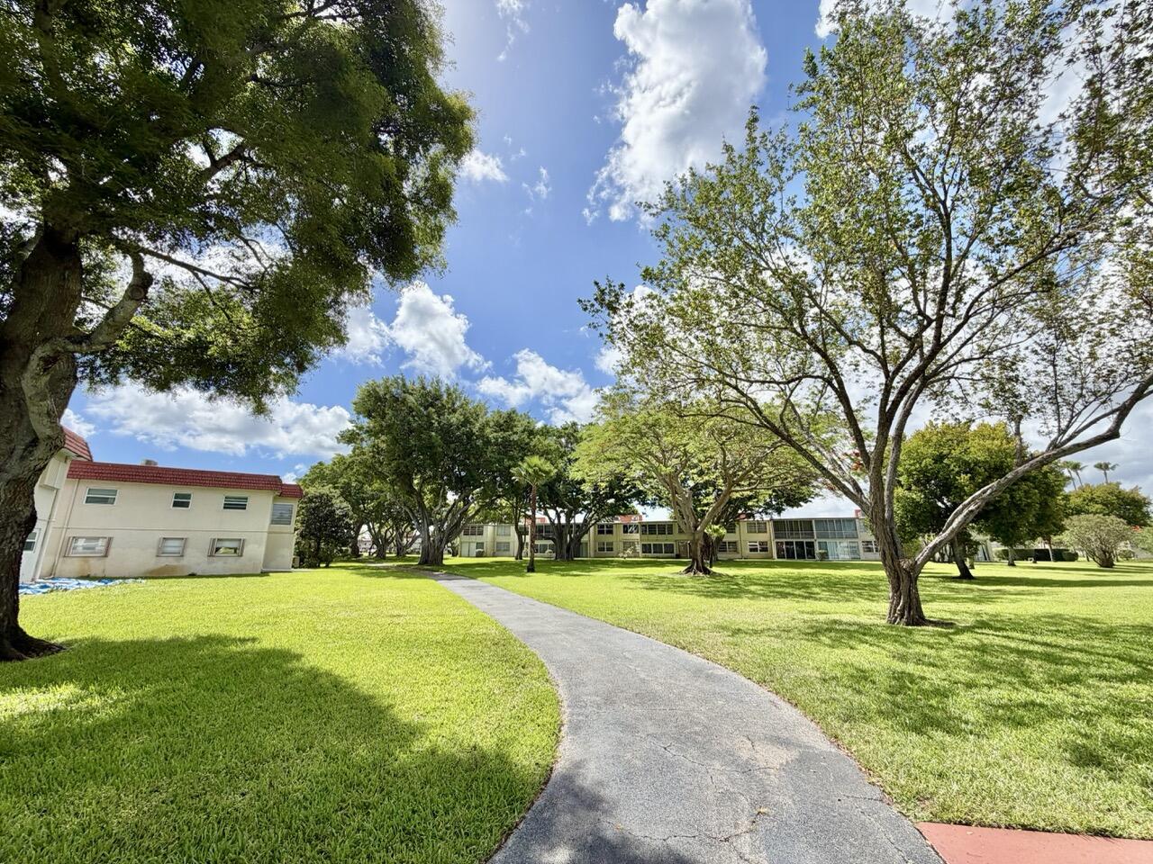 VILLAGES OF ORIOLE ABBEY CONDO - Residential
