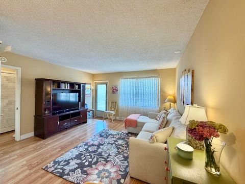 Tiny photo for 19 Abbey Lane #204, Delray Beach, FL 33446 (MLS # B26032917)