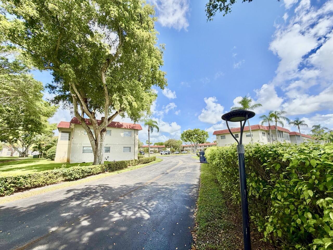 VILLAGES OF ORIOLE ABBEY CONDO - Residential