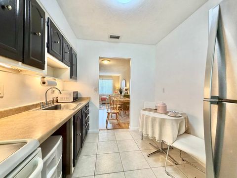 Tiny photo for 19 Abbey Lane #204, Delray Beach, FL 33446 (MLS # B26032917)