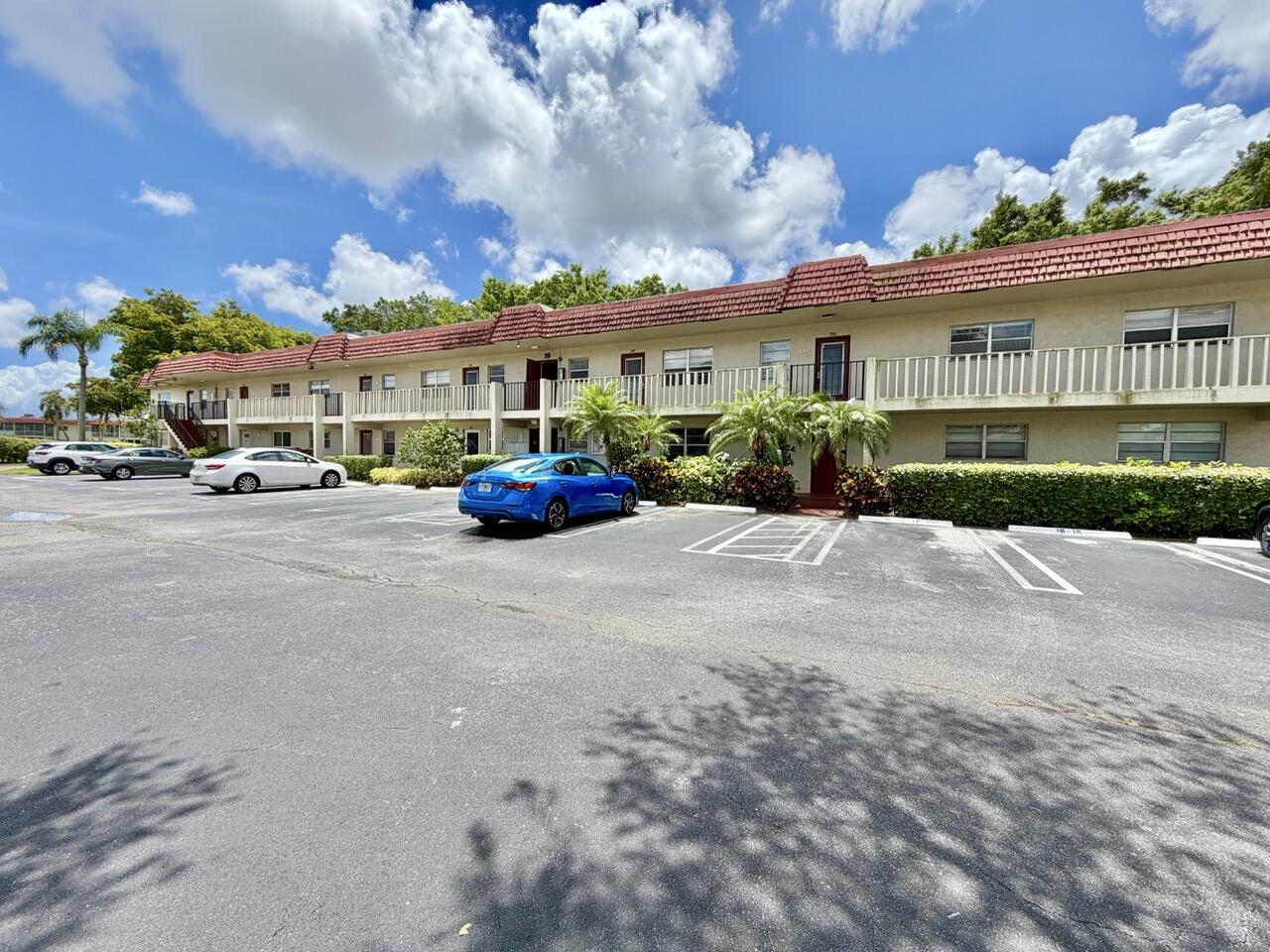 VILLAGES OF ORIOLE ABBEY CONDO - Residential