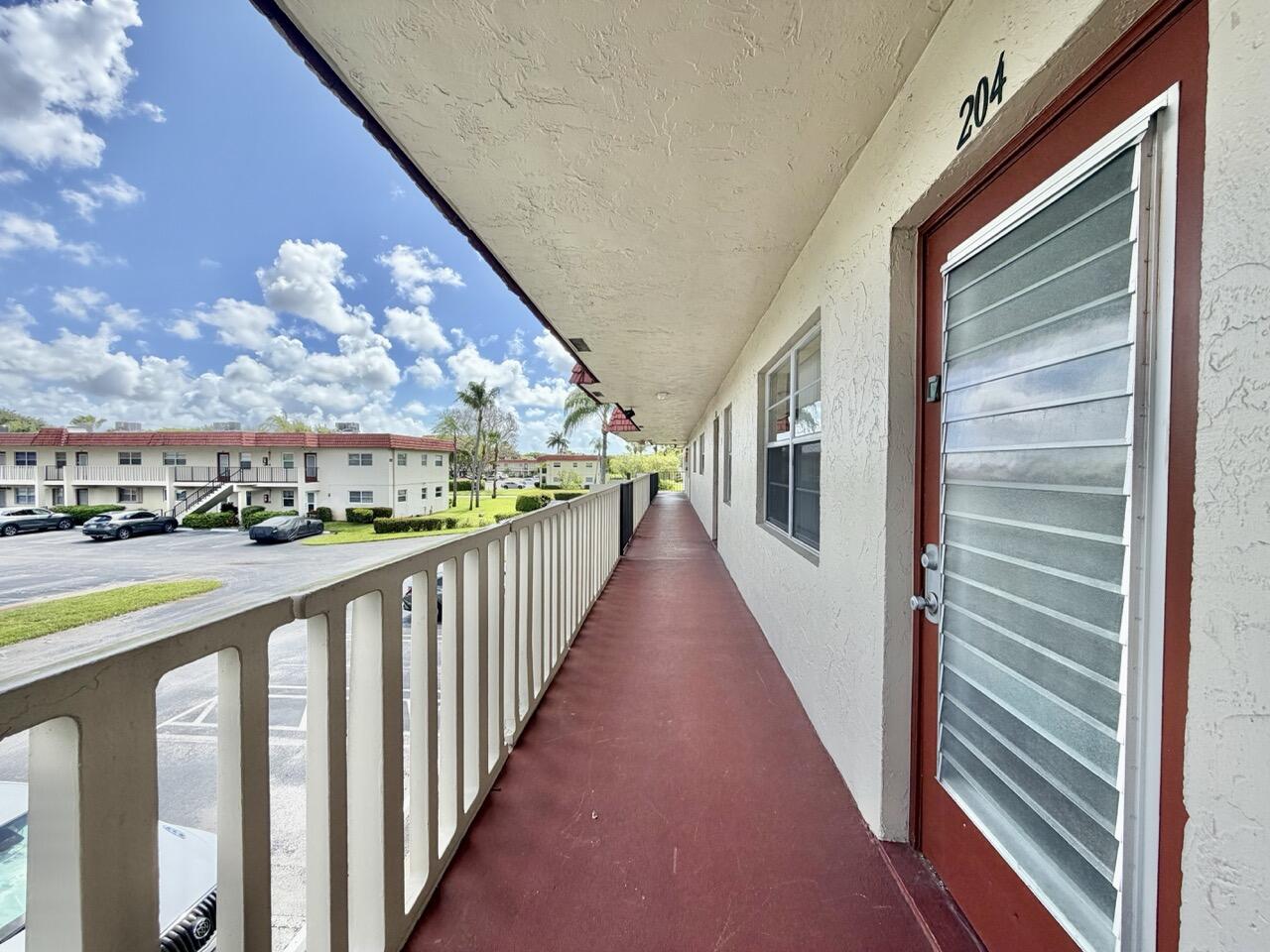 VILLAGES OF ORIOLE ABBEY CONDO - Residential