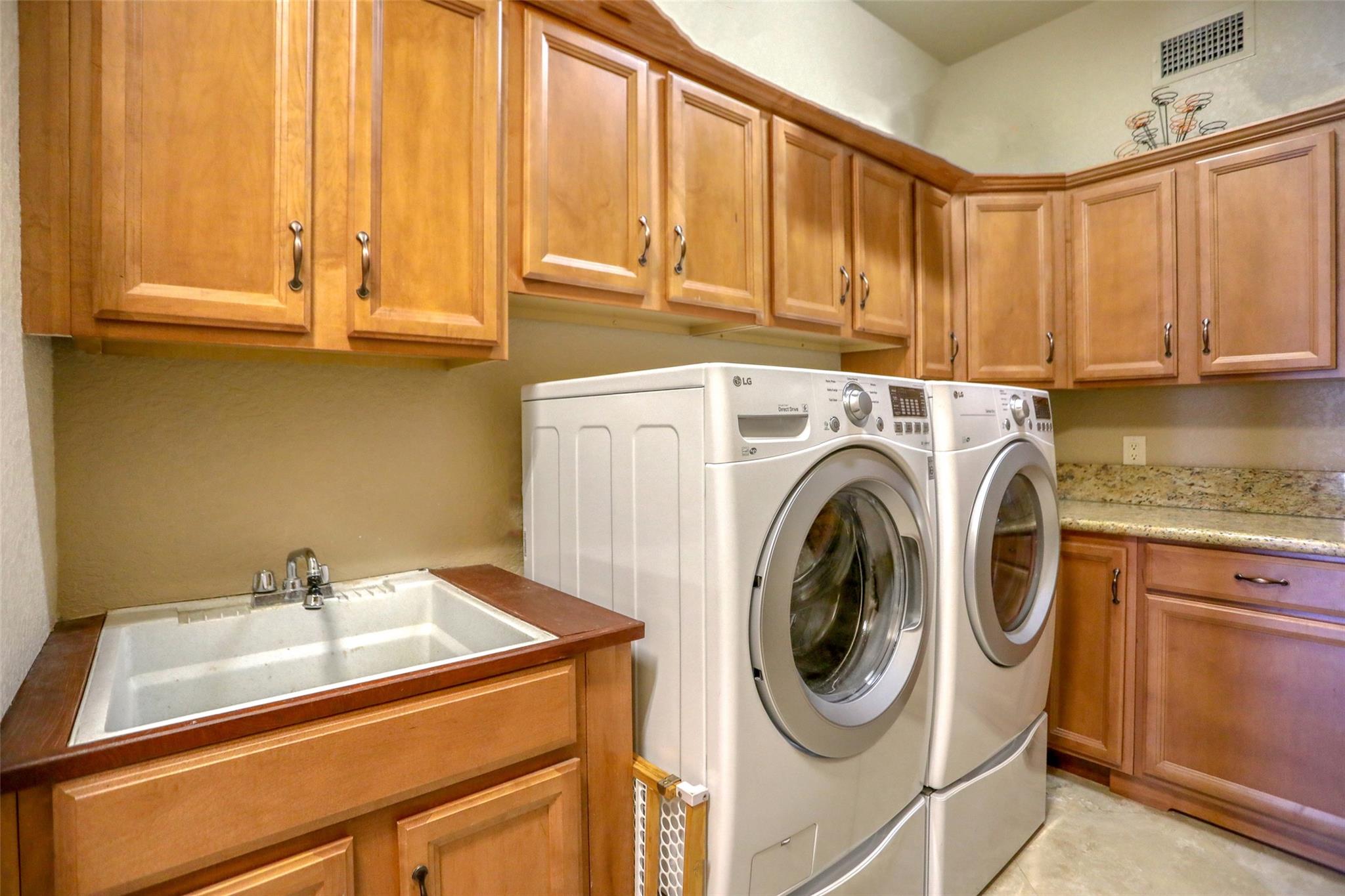 Santa Barbara Shores 33-2 - Residential