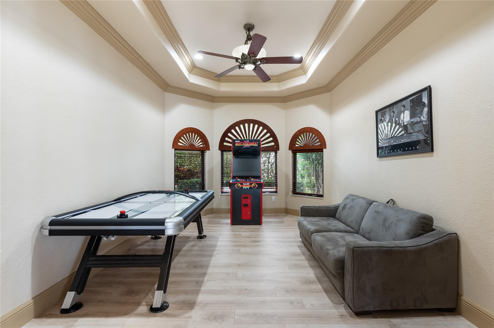 Santa Barbara Shores 33-2 - Residential