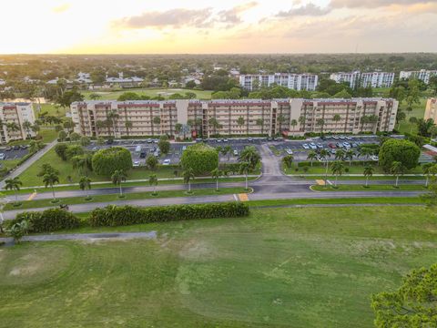 A home in Lake Worth